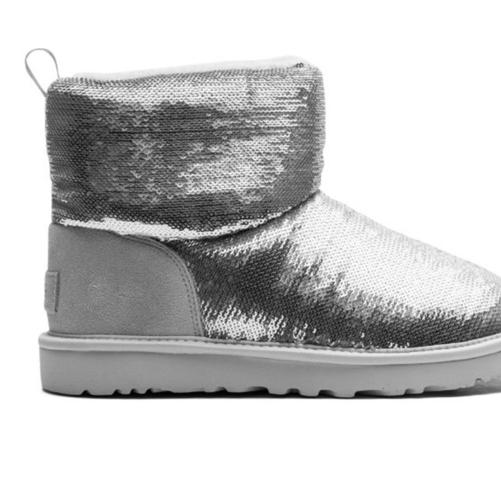 UGG
Classic Mini Mirror Ball boots
